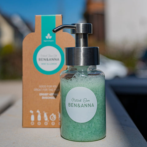 Spender im Set mit Duschgel Flocken Vorrat - Mint & Lemon 4x 40g Ben & Anna (Vorratspack für 800ml Duschgel)